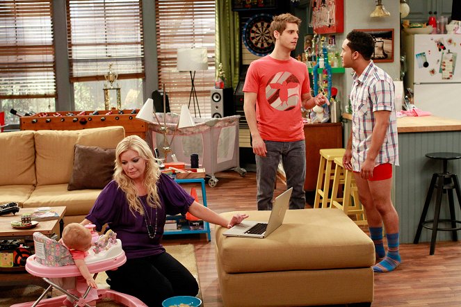 Baby Daddy - May the Best Friend Win - Photos - Melissa Peterman, Jean-Luc Bilodeau, Tahj Mowry