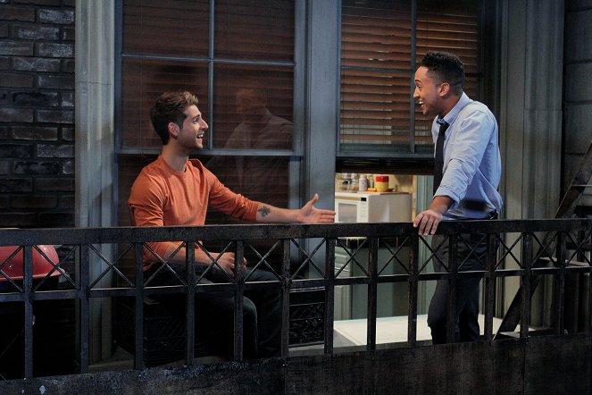 Baby Daddy - Season 3 - A Knight to Remember - Photos - Jean-Luc Bilodeau, Tahj Mowry