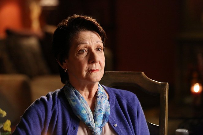 Glee - What the World Needs Now - Z filmu - Ivonne Coll