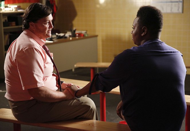 Glee - Season 6 - Transitioning - Photos - Dot-Marie Jones, Alex Newell