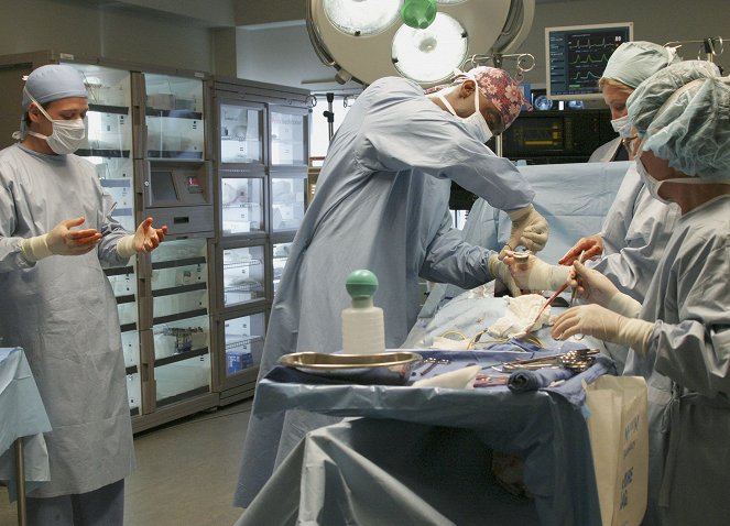 Grey's Anatomy - Season 1 - A Hard Day's Night - Photos - T.R. Knight, Isaiah Washington