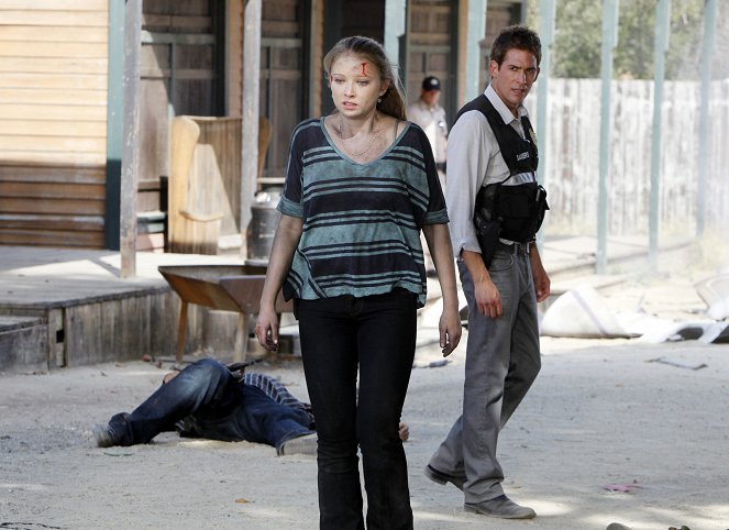 CSI: A helyszínelők - Season 12 - Apák és lányaik - Forgatási fotók - Elisabeth Harnois, Eric Szmanda