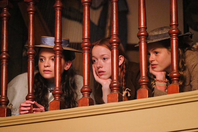 Anne with an E - La juventud es la estación de la esperanza - De la película - Dalila Bela, Amybeth McNulty, Kyla Matthews
