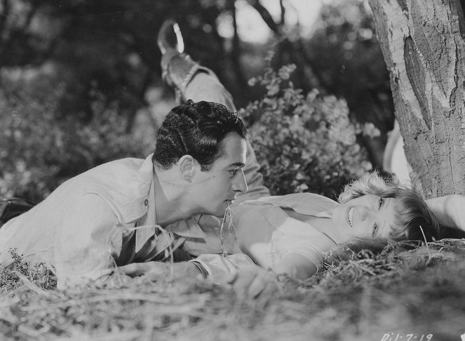 Call Her Savage - Filmfotók - Gilbert Roland, Clara Bow