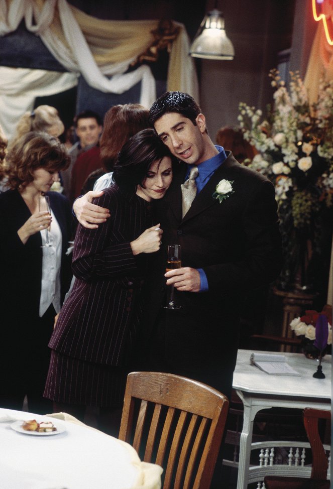 Friends - Season 2 - The One with the Lesbian Wedding - Photos - Courteney Cox, David Schwimmer