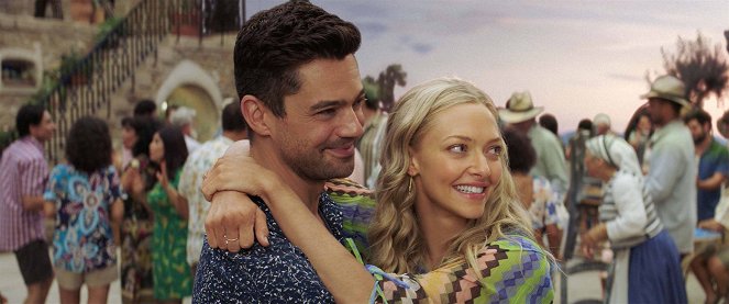 Mamma Mia! Here We Go Again - Z filmu - Dominic Cooper, Amanda Seyfried