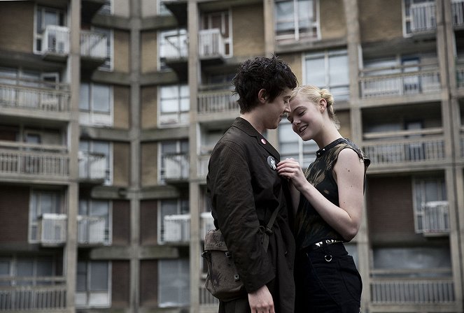 How To Talk To Girls At Parties - Film - Alex Sharp, Elle Fanning