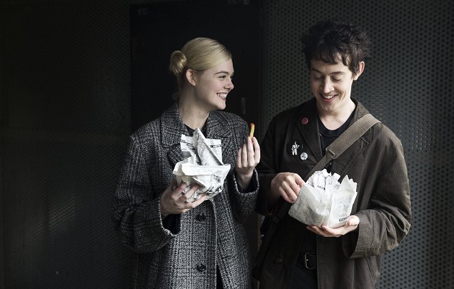How To Talk To Girls At Parties - Film - Elle Fanning, Alex Sharp