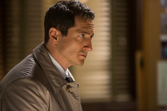 Grimm - Headache - De la película - Sasha Roiz