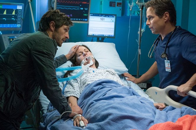 The Night Shift - Darkest Before Dawn - De la película - Eoin Macken, Scott Wolf