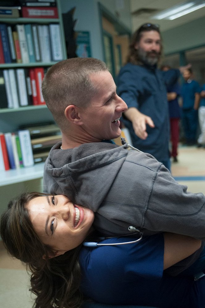 Night Shift - Choc au cœur - Tournage - Jeananne Goossen, Brendan Fehr