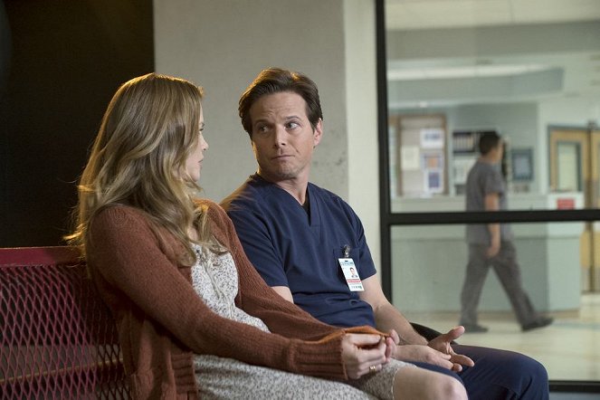 The Night Shift - Get Busy Livin' - De la película - Scott Wolf