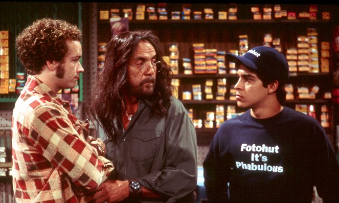 That '70s Show - Uncomfortable Ball Stuff - Photos - Danny Masterson, Tommy Chong, Wilmer Valderrama