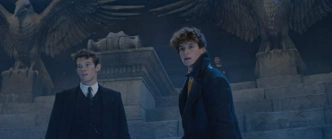 Fantastic Beasts: The Crimes of Grindelwald - Photos - Callum Turner, Eddie Redmayne