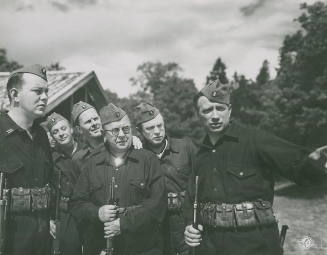Kaikki miehet vartioon - Kuvat elokuvasta - Åke Grönberg, Carl-Gunnar Wingård, Elof Ahrle
