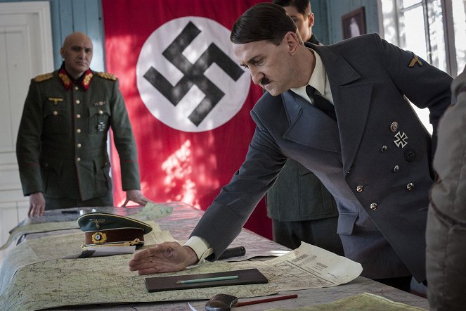 Kill Hitler! The luck of the devil - Photos