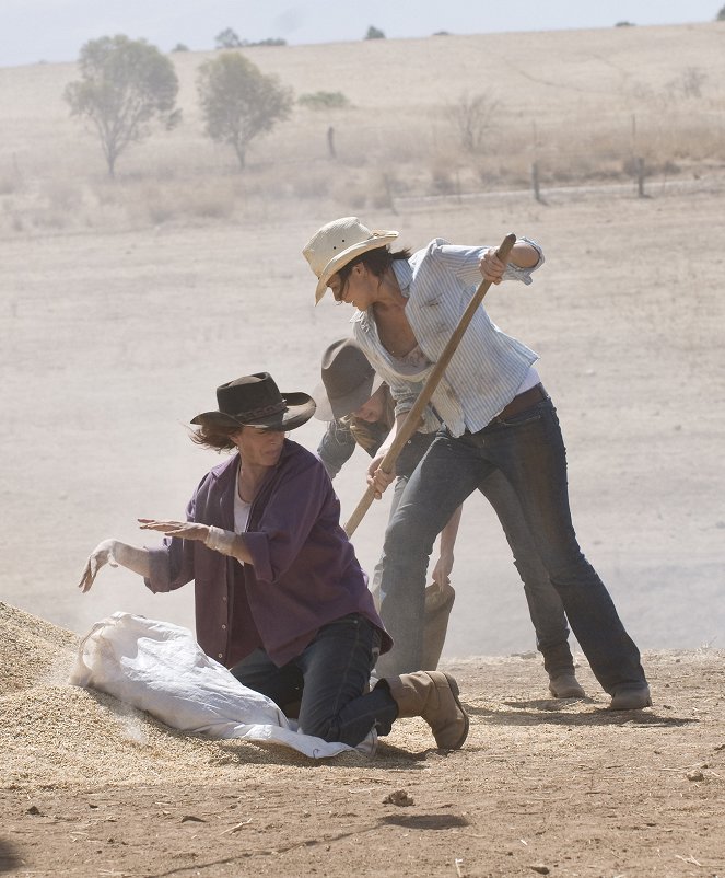 McLeod's Daughters - Into the Valley of the Shadow - Z filmu