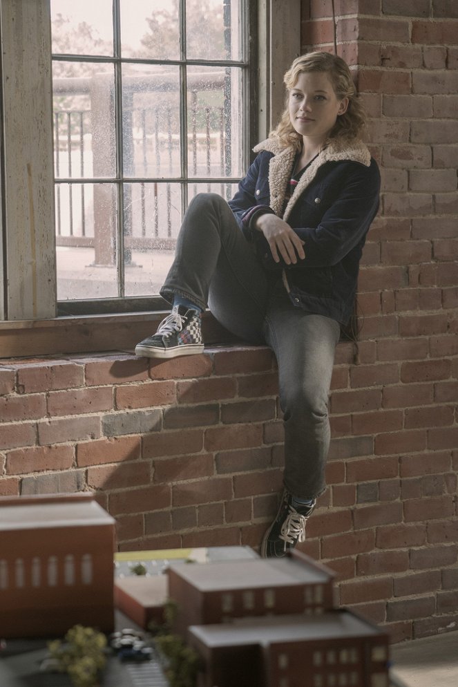 Castle Rock - Season 1 - Local Color - Photos - Jane Levy