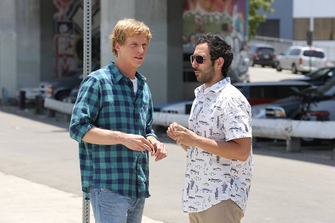 You're the Worst - Sunday Funday - Van film - Chris Geere, Desmin Borges