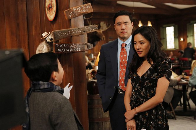 Fresh Off the Boat - Phil's Phaves - Photos - Randall Park, Constance Wu