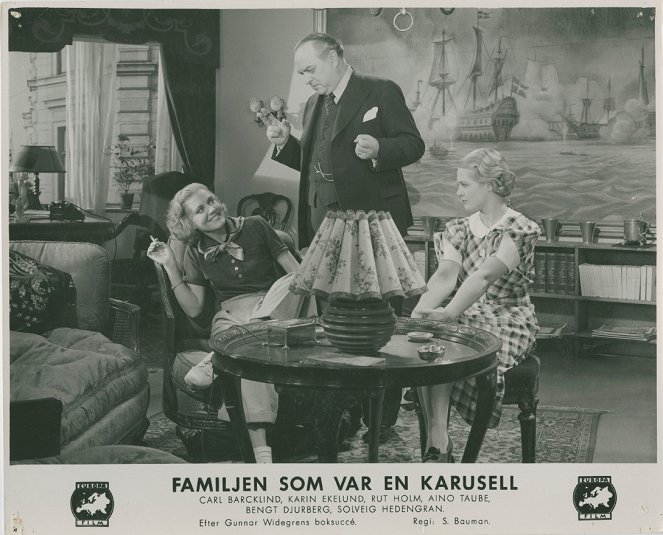 Familjen som var en karusell - Fotocromos - Aino Taube, Carl Barcklind, Solveig Hedengran