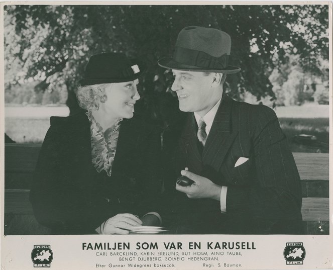 Familjen som var en karusell - Cartes de lobby - Karin Ekelund, Bengt Djurberg