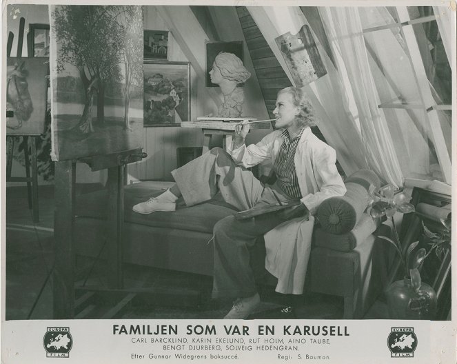 The Family That Was a Carousel - Lobby Cards - Aino Taube