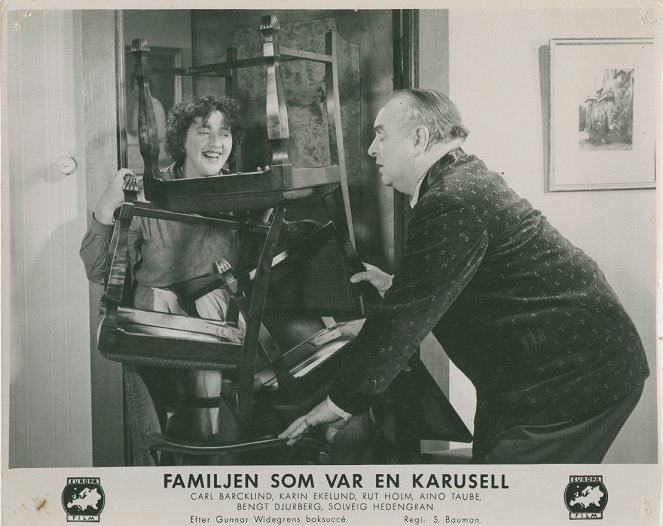 Familjen som var en karusell - Cartes de lobby - Rut Holm, Carl Barcklind
