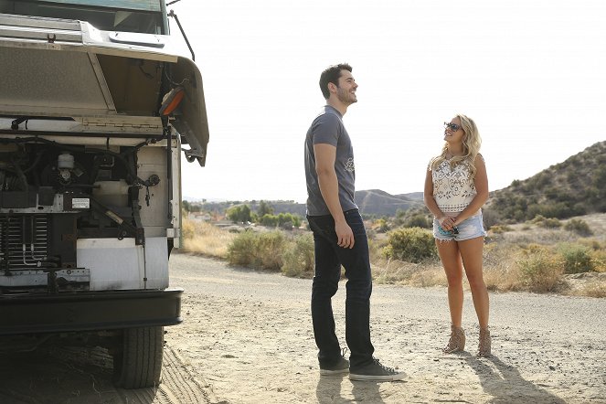 Young & Hungry - Season 3 - Young & the Next Day - Photos - Jayson Blair, Emily Osment