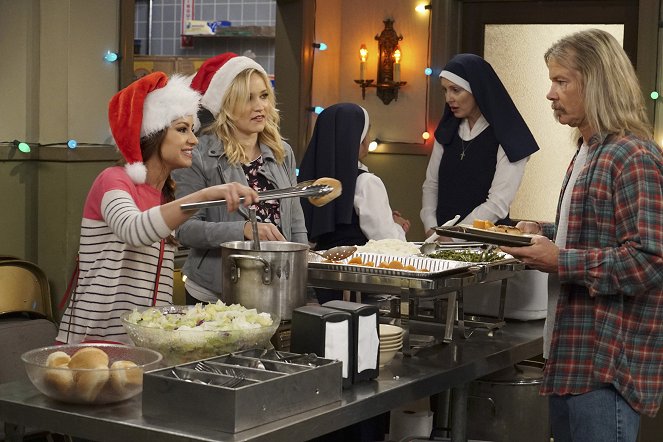 Young & Hungry - Young & How Sofia Got Her Groove Back - Photos - Aimee Carrero, Emily Osment