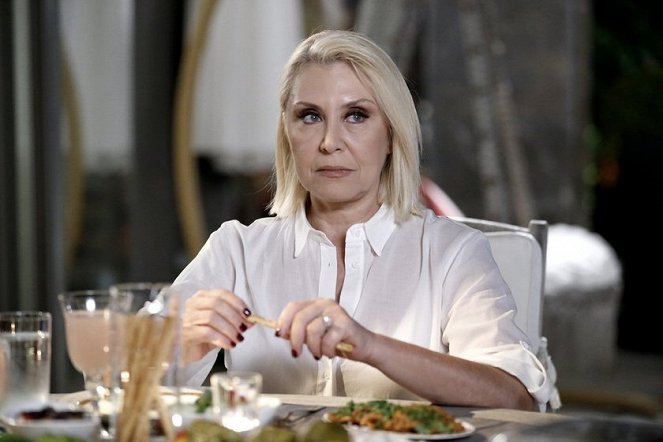 Darısı Başımıza - Episode 3 - Kuvat elokuvasta - Nergis Kumbasar