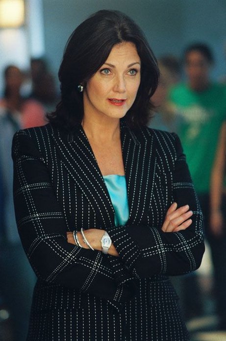 Sky High - Do filme - Lynda Carter