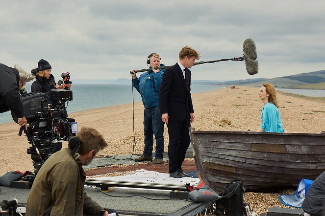 Sur la plage de Chesil - Tournage