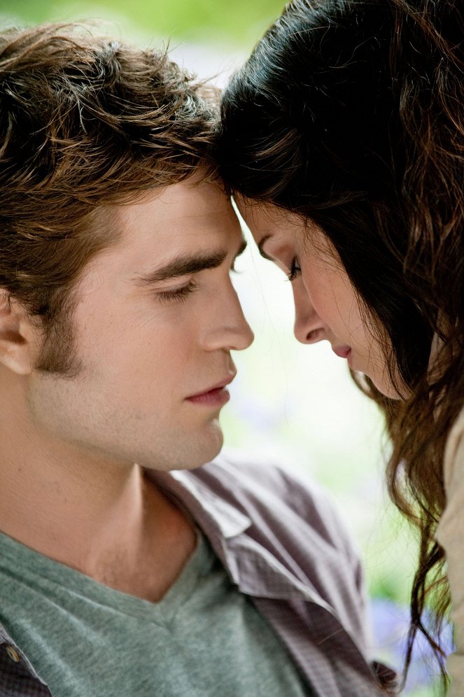 Saga „Zmierzch”: Zaćmienie - Z filmu - Robert Pattinson, Kristen Stewart