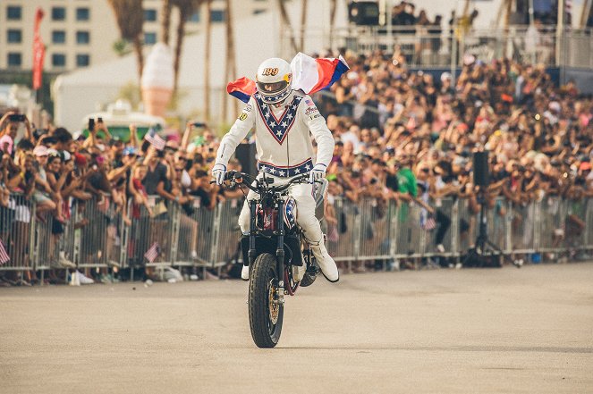 Největší motoskok v dějinách - Z filmu