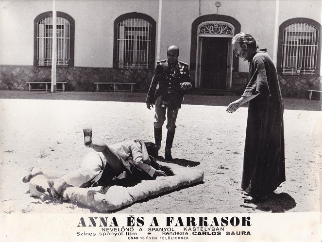 Ana y los lobos - Cartões lobby