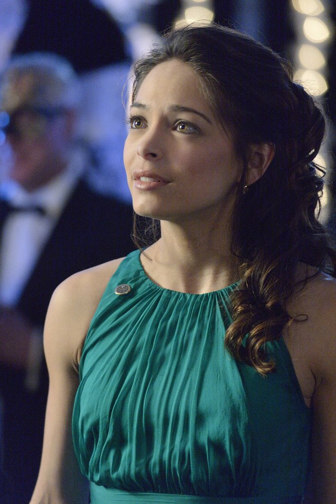 Beauty and the Beast - About Last Night - Photos - Kristin Kreuk