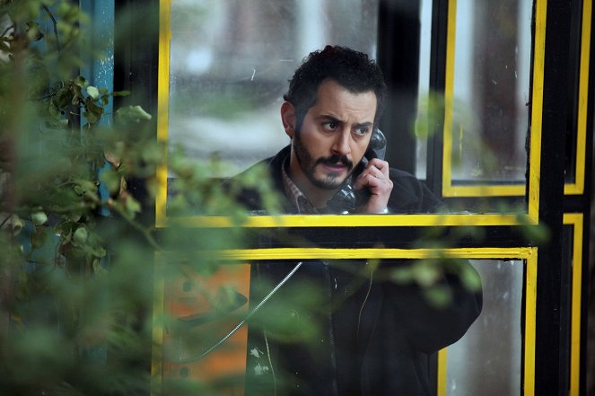 Yeşil Deniz - Ağacın Altındaki Adam - De la película