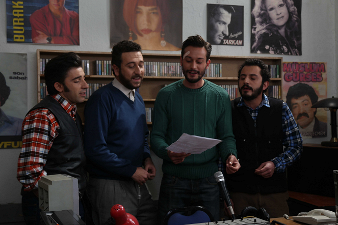 Yeşil Deniz - Adam gibi ölcez - De la película - Burak Serdar Şanal