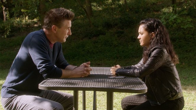 MacGyver - Packing Peanuts + Fire - Film - William Baldwin, Tristin Mays