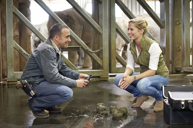 Alarm für Cobra 11 - Die Autobahnpolizei - Season 18 - Wilde Tiere - Photos - Erdogan Atalay, Valerie Niehaus