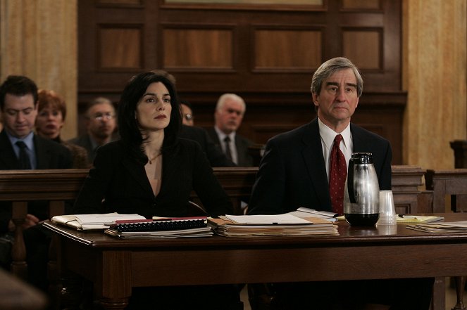 New York District / New York Police Judiciaire - Season 15 - La Vengeance est un plat… - Film