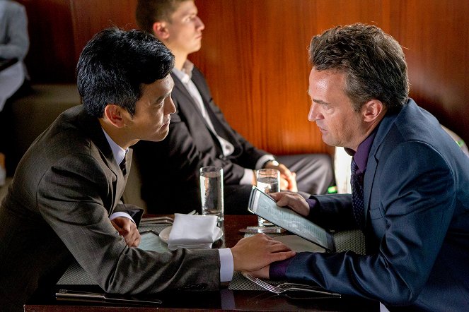 Go On - There's No 'Ryan' in Team - Film - John Cho, Matthew Perry
