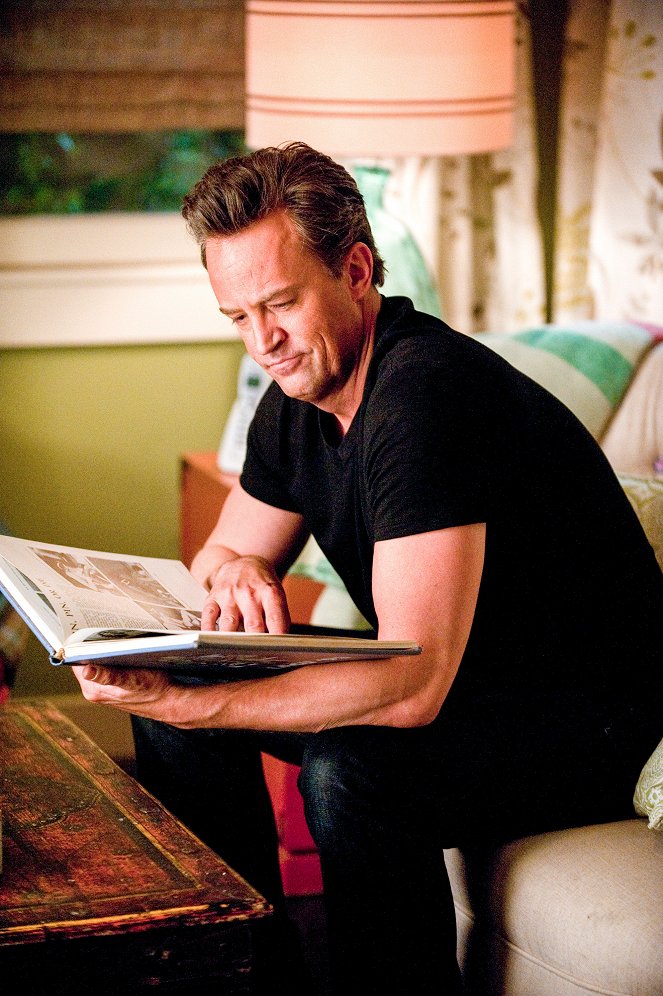 Go On - Dinner Takes All - Van film - Matthew Perry