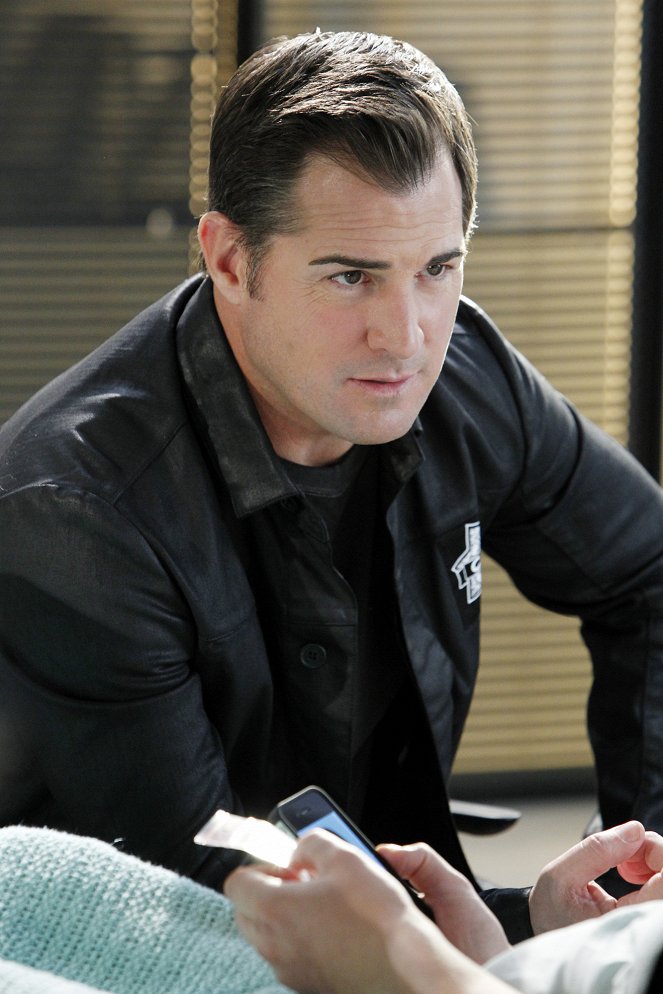 CSI: Crime Scene Investigation - Rojo sangre - De la película - George Eads