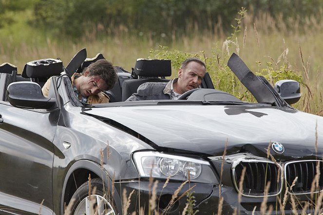 Alarm für Cobra 11 - Die Autobahnpolizei - Season 18 - Einsame Entscheidung - Photos - Tom Beck, Erdogan Atalay