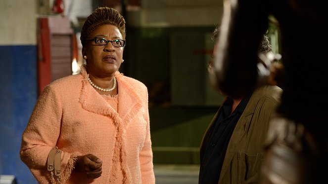 Warehouse 13 - All the Time in the World - Photos - CCH Pounder