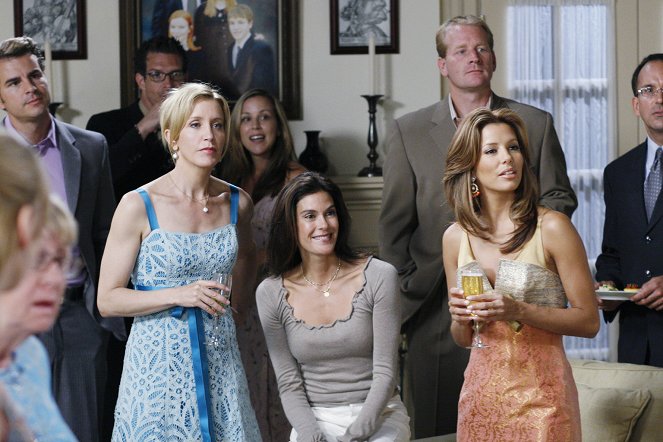 Desperate Housewives - Season 3 - Der große Regen - Filmfotos - Felicity Huffman, Teri Hatcher, Eva Longoria