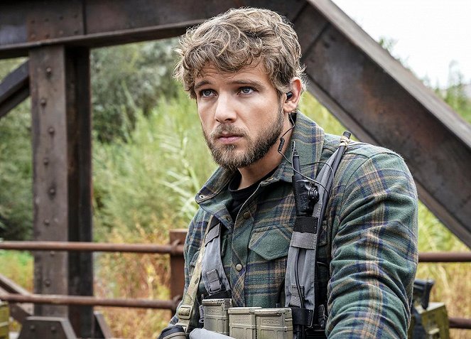 SEAL Team - Containment - Z filmu - Max Thieriot