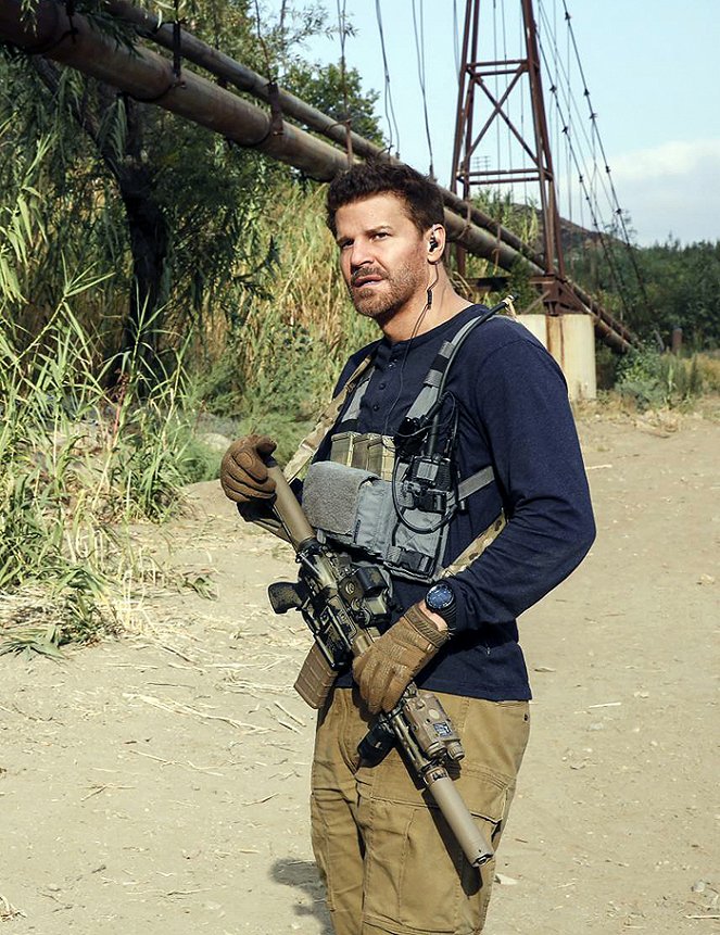 SEAL Team - Gefährliche Fracht - Filmfotos - David Boreanaz